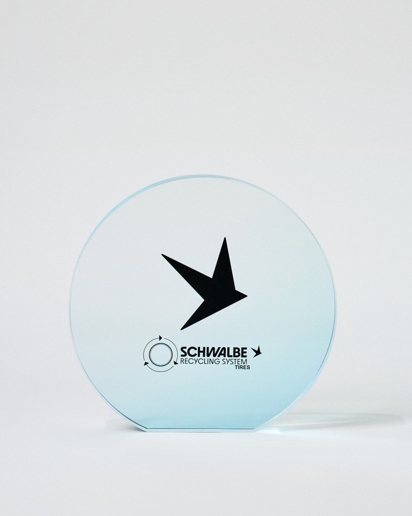 Trofeo de metacrilato formato Placa circular VITRA SOL personalizado Sustain Awards