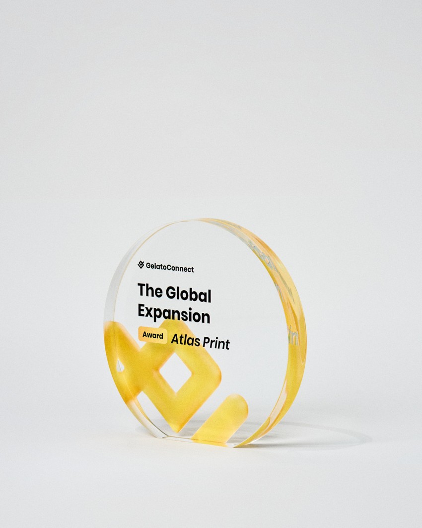 Personalized acrylic award VITRA SOL circular Plaque format Sustain Awards