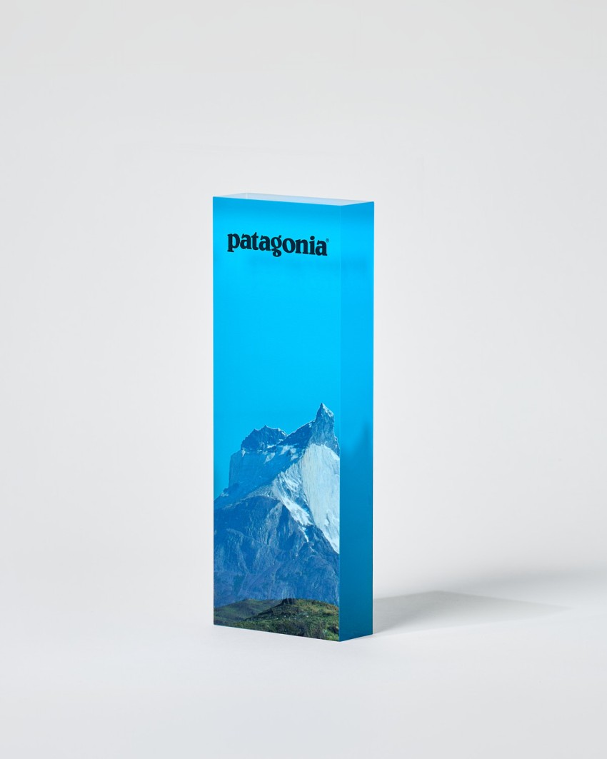 Trofeo de metacrilato tótem VITRA L rectangular personalizado