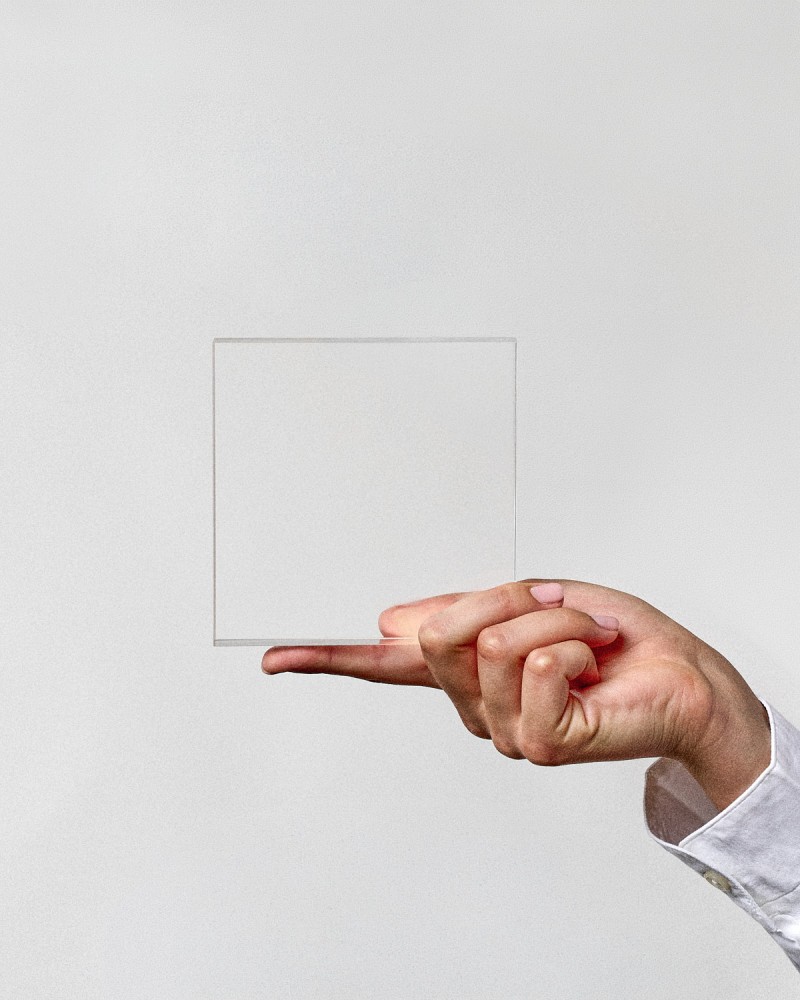 Trofeo de metacrilato formato Placa VITRA MINI para personalizar sostenido por modelo Sustain Awards