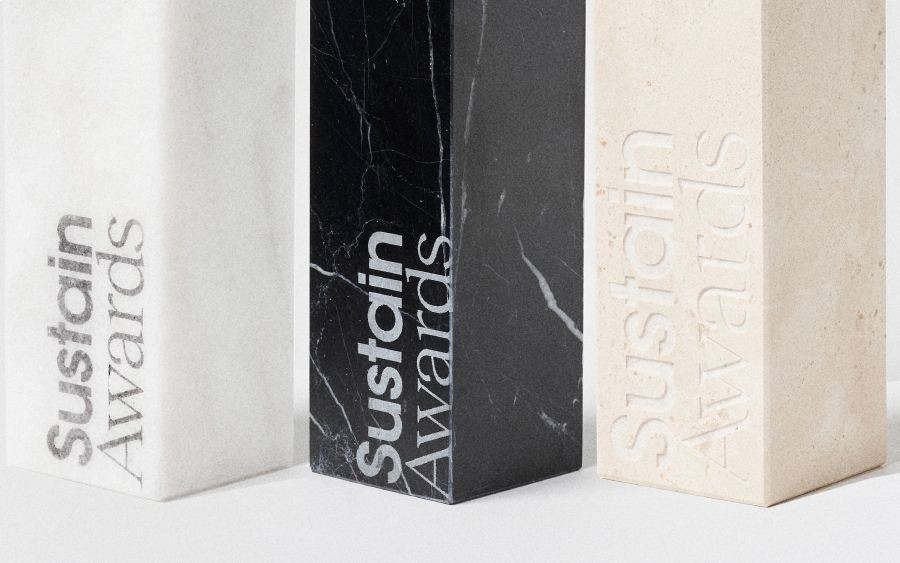 Personalized stone and marble trophies: which technique suits each material